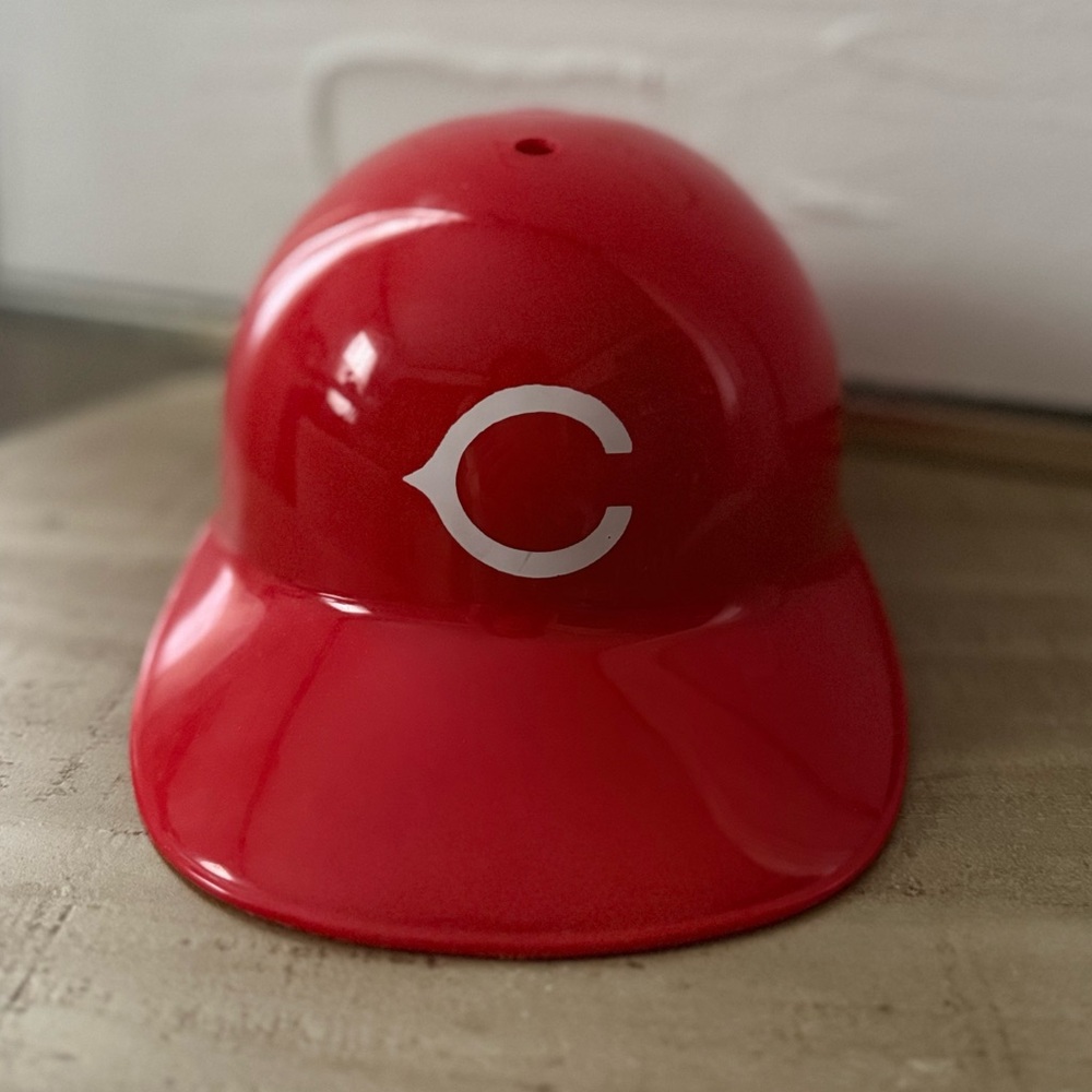 MLB Cincinnati Reds full size souvenir helmet collector VTG display baseball 60s